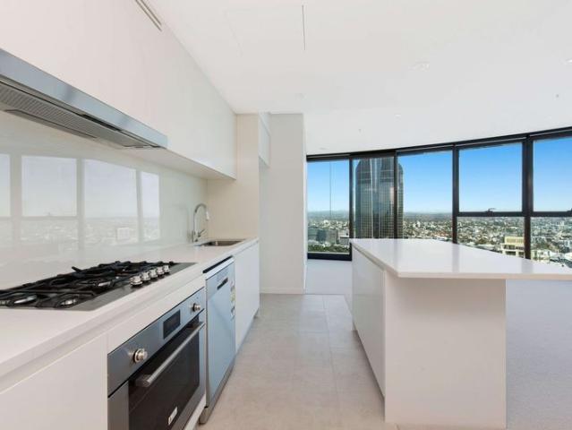 Luxurious 3 Bedroom, 3 Bathroom + Study Apartment with 1 Car Park Available on 6th Oct 2026
