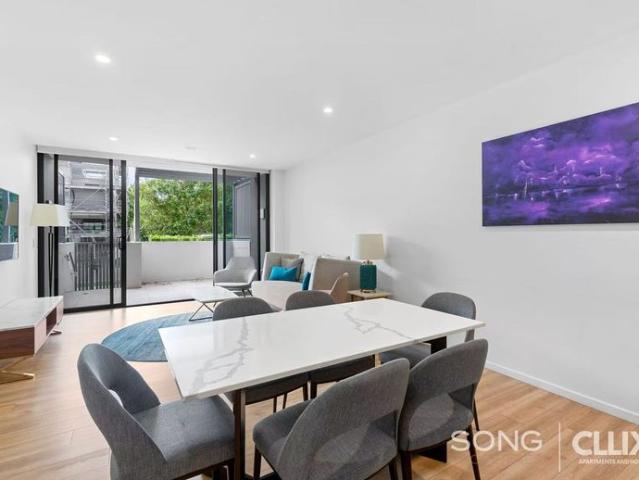 Luxurious 3 Bedroom, 3 Bathroom Villa in the Heart of Surfers Paradise, Gold Coast