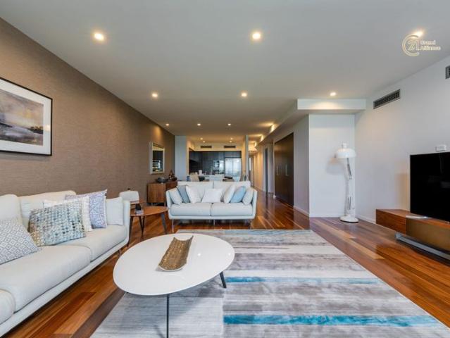 LUXURIOUS 3 BEDROOMS APARTMENT WITH 2 CAR BAYS @$1650 per week