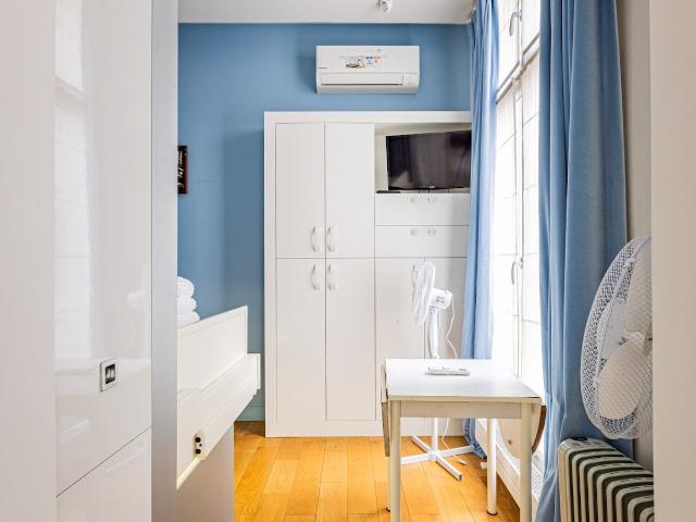 Luxurious 3BR Apartment with AC near Place Vendome