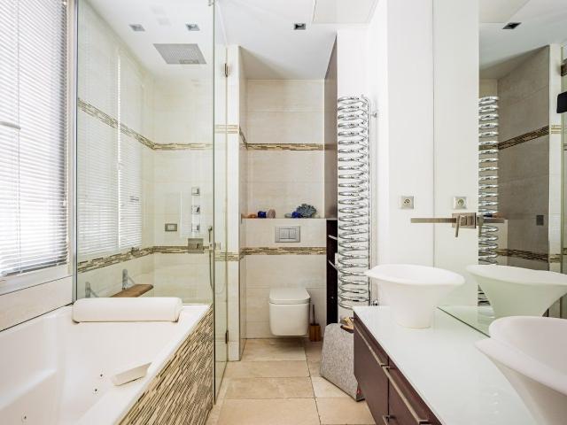Luxurious 3BR Apartment with AC near Place Vendome, Paris Amsterdam Apartments for Rent