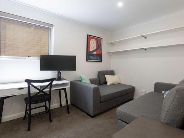 Luxurious 3x2 Apartment with Stunning Ocean Views Fully Furnished All Bills Included