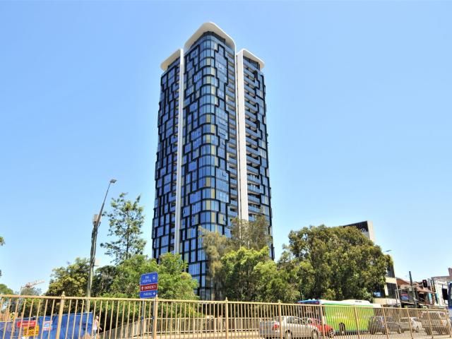 Luxurious 1 bedroom apartment at the Embassy Tower