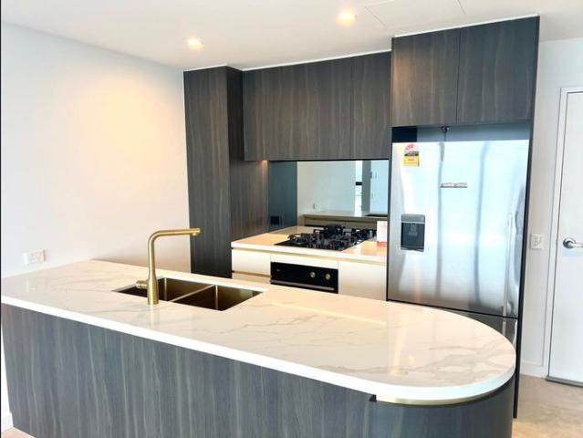 Luxurious 2 Bedroom Apartment With City View