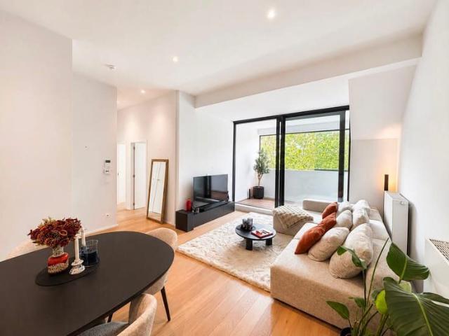 Luxurious 2 bedroom apartment with terrace and garden