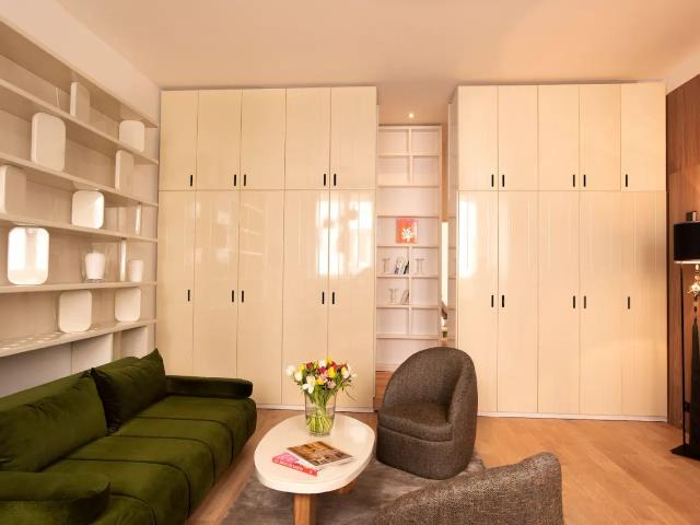Luxurious 2 bedroom Design Apartment in the heart of Paris' 10th arrondissement, Paris Amsterdam Apartments for Rent