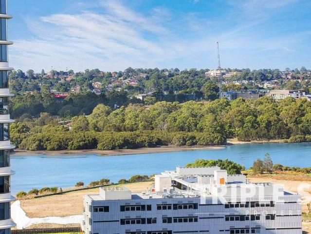 Luxurious 2 Bedroom Sanctuary |Massive Entertainment Balcony |East Aspect with water view