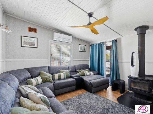 Luxurious 2 Bedroom 2 bath Apartment Water Included