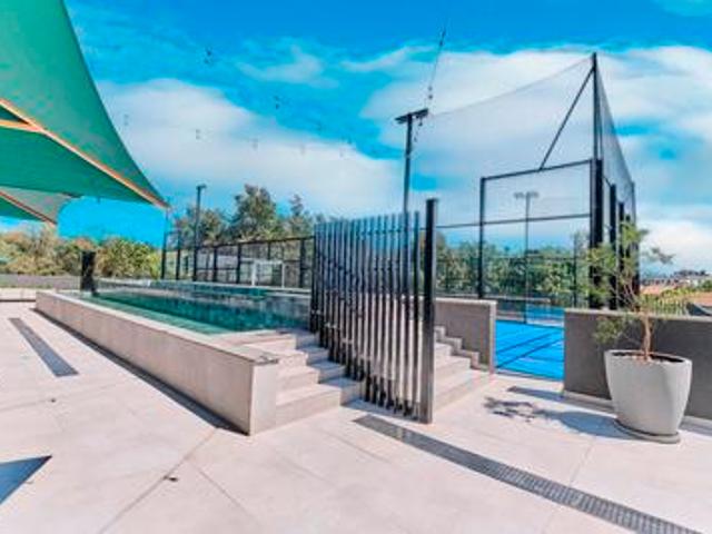 luxurious 2 bedroom 2 bathroom apart.