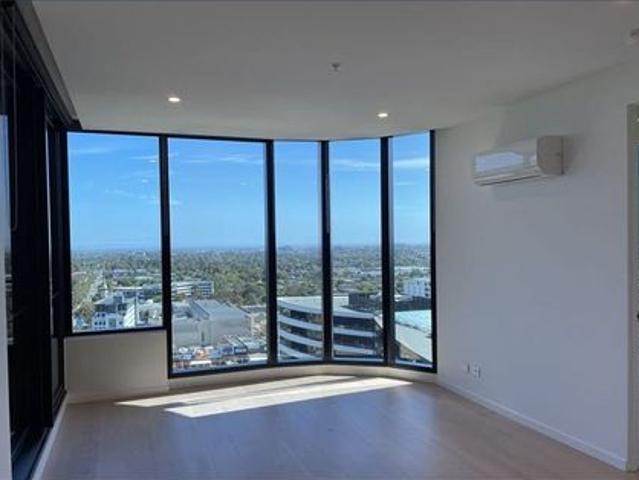 Luxurious 2 beds 2 baths apartment + 1 car park above the GLEN shopping mall