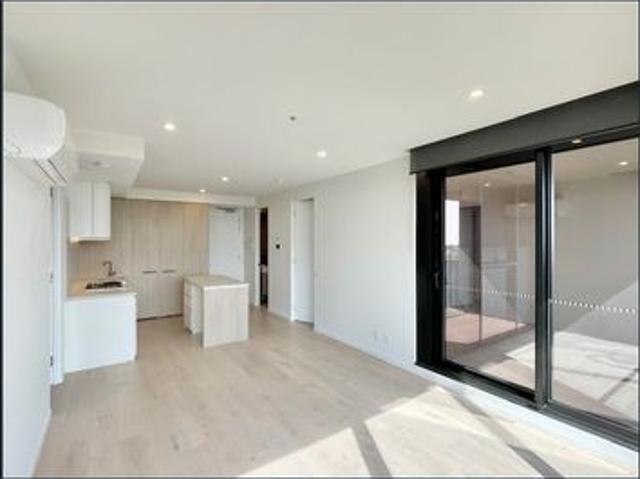 Luxurious 2 beds 2 baths apartment + 1 car park above the GLEN shopping mall