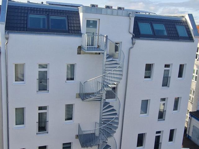 Luxurious 2 room attic apartment, Berlin Amsterdam Apartments for Rent