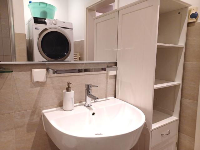 Luxurious 2 Room Apartment in Prime Grunewald Location, BerlinBeautiful and bright flat in Grunewald Berlin, Berlin Amsterdam Apartments for Rent