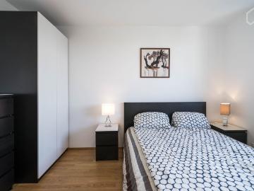 Luxurious 2 room apartment near Frankfurt Fair ft. concierge, balcony, open kitchen, bathtub and parking, Frankfurt Amsterdam Apartments for Rent