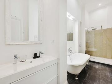 Luxurious 2BDR Blv de Malesherbes / 17E, Paris Amsterdam Apartments for Rent