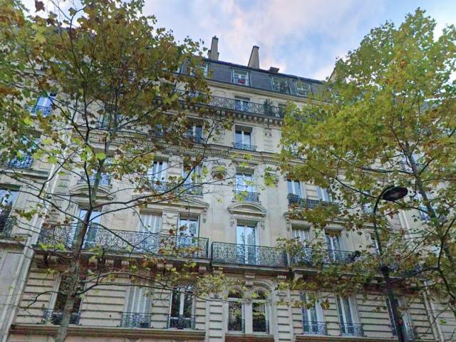 Luxurious 2BR Mobility Lease Apartment near Arc de Triomphe, Paris Amsterdam Apartments for Rent
