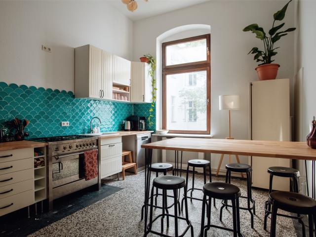 Luxurious 330 m² Historic Apartment with 7 Bedrooms – Classic Elegance Meets Modern Comfort