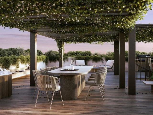 Luxurious, 4 bed, 3 bathroom apartment with stunning private rooftop terrace