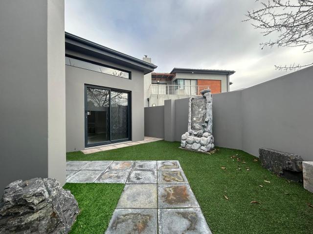 Luxurious 4 Bedroom Home in Sagewood Estate