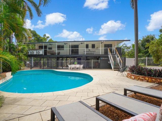 Luxurious 4 Bedroom Home with Pool and Yard Fully Furnished and Equipped!