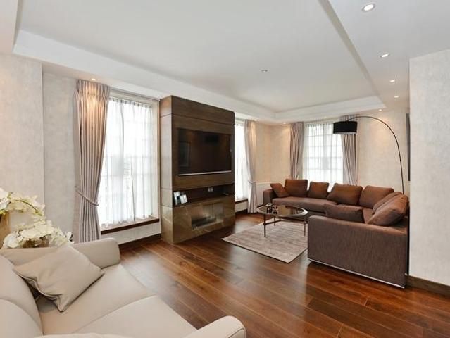 Luxurious 5 Bedroom Penthouse, Marylebone W1H