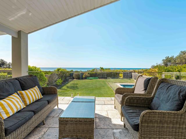 Luxurious Coastal Living!