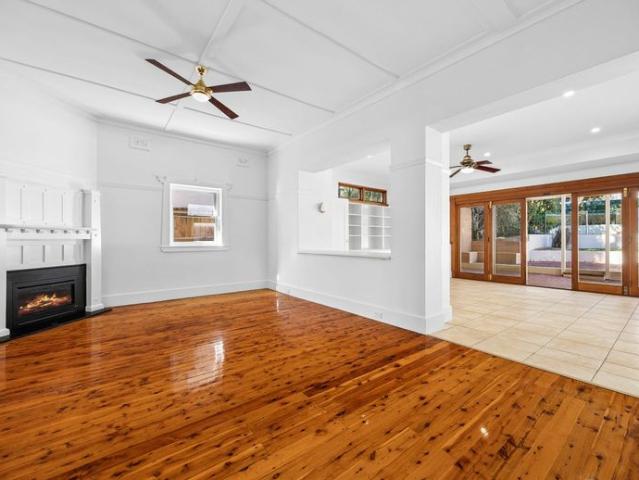 Luxurious Coastal Living in a Prime Manly Setting
