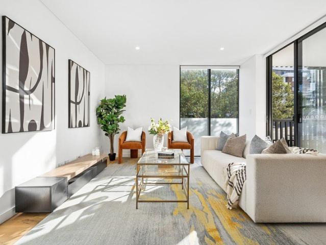 Luxurious comfort in a lifestyle leisure hub just footsteps to everything