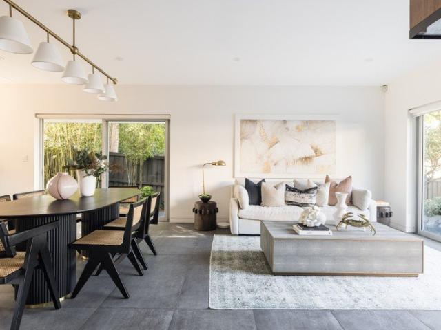 Luxurious contemporary architect designed freestanding house presented to the market for the first time