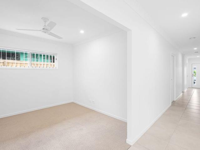 Luxurious Contemporary Home $695 per week increasing to $750 from 11/02/2027