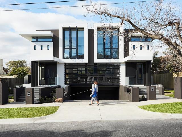 Luxurious Contemporary Style Family Home