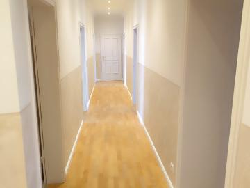 Luxurious and centrally located 4 room flat in the centre of Nuremberg. The house is located in a green oasis of Nuremberg
