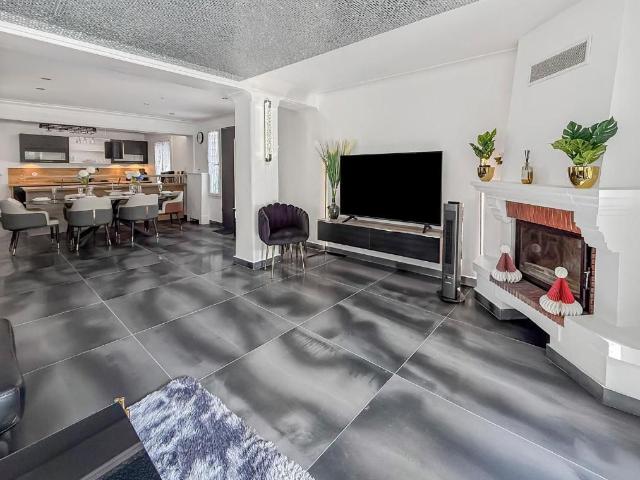 Luxurious and elegant house in a sought after area, Triel sur Seine