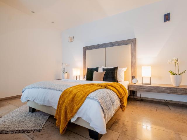 Luxurious and stylish living | art apartment in the heart of Düsseldorf | quiet location in the inner courtyard