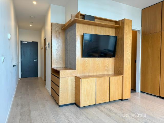 Luxurious and Sustainable City Edge Living