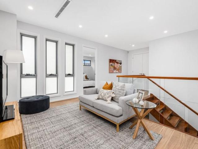 LUXURIOUS AND SOPHISTICATED HOME WITH ALL THE FEATURES YOU COULD WANT!