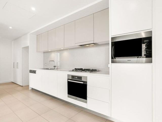 Luxurious and Spacious Apartment Partially Furnished Please Note, AC is not working and not sure when it can be fixed