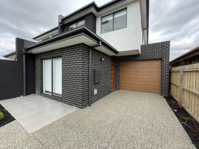 Luxurious Altona North Townhouse!
