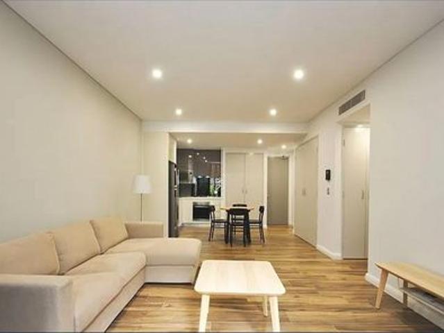 Luxurious Apartment One Bedroom with Study Fully Furnished