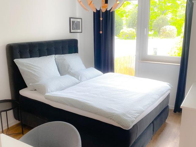 Luxurious apartment with balcony in fancy Frankfurt Westend! No deposit!, Frankfurt Amsterdam Apartments for Rent