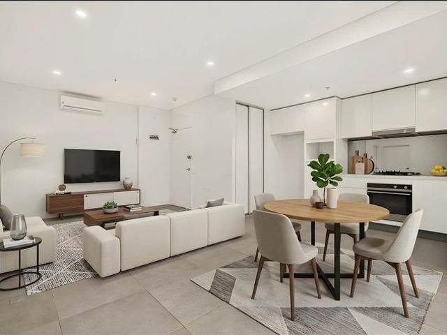 Luxurious Apartment with Stunning Views & Prime Location!