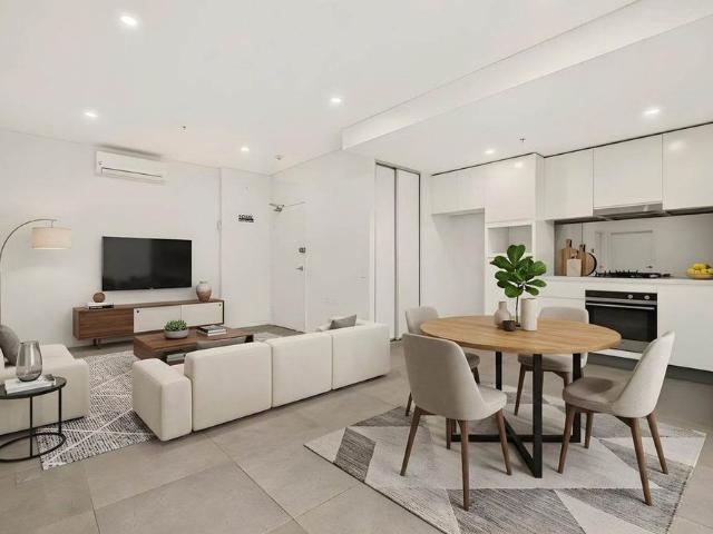 Luxurious Apartment with Stunning Views & Prime Location!