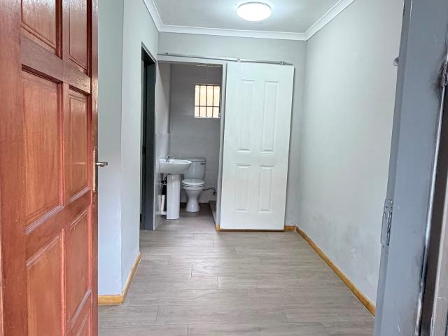Luxurious apartments nested in the heart of soweto, Closed to Bus routes, Jabulani mall