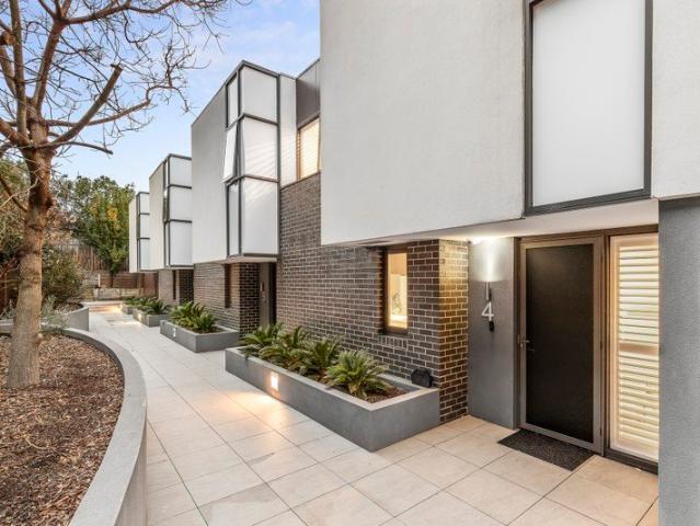 Luxurious Balwyn High Zone Town Residence
