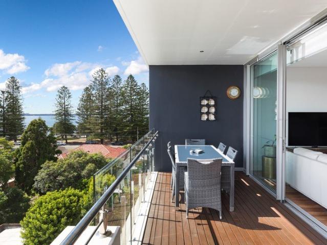 LUXURIOUS BEACHSIDE NORTH FACING APARTMENT