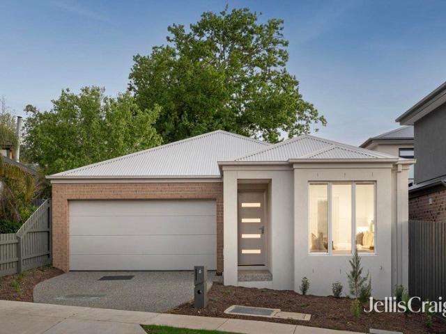 Luxurious brand new contemporary home in prized court setting