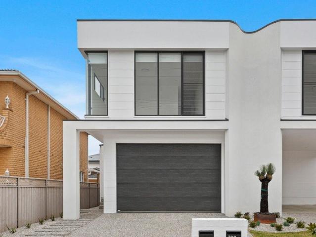 LUXURIOUS BRAND NEW DUPLEX IN THE HEART OF WOLLONGONG