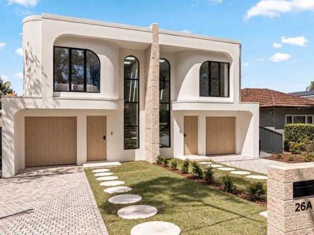 Luxurious Brand New Home In Convenient Location