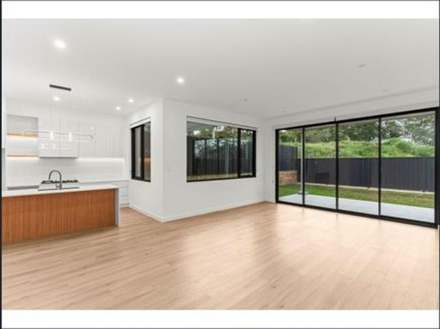 Luxurious Brand New 5 Bedroom Home!