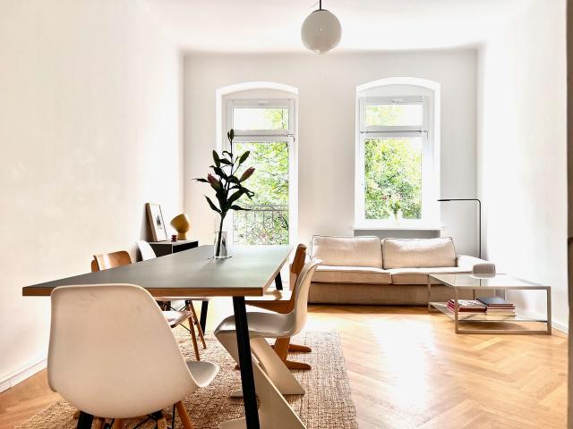 Luxurious Gründerzeit apartment with designer bathroom in Kreuzberg prime location near Paul Lincke Ufer, Berlin Amsterdam Apartments for Rent